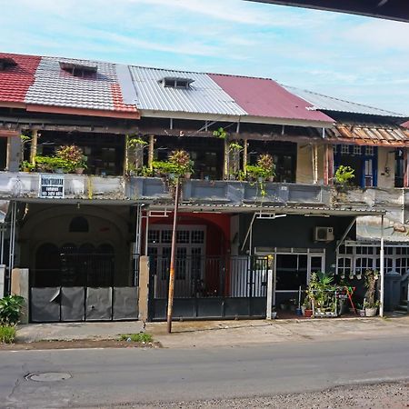 Oyo 1935 Hotel Diamond Inn Makassar Kültér fotó