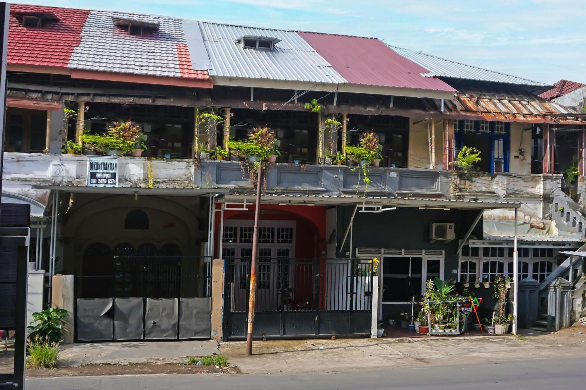 Oyo 1935 Hotel Diamond Inn Makassar Kültér fotó